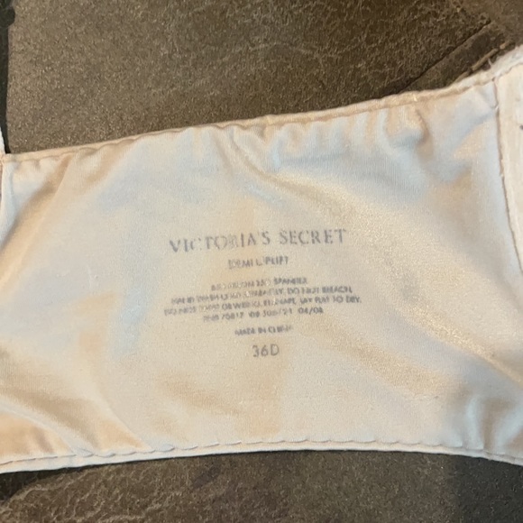 Victoria secret push up bras all 34 DD - Picture 6 of 6